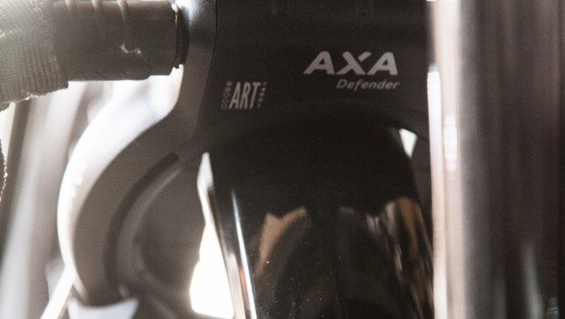 AXA Defender RL mounted on Matt's touring bike