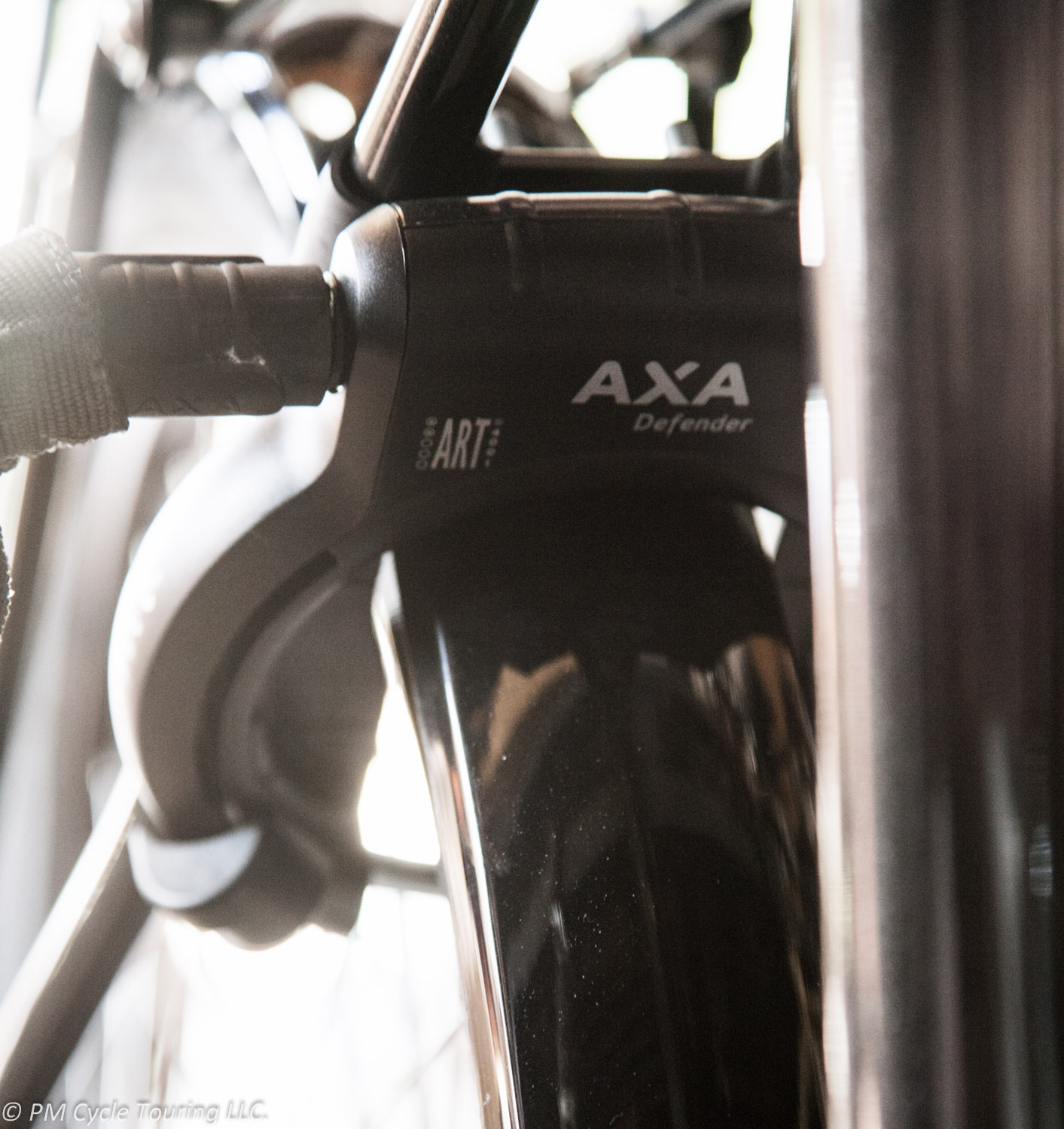 AXA Defender RL mounted on Matt's touring bike